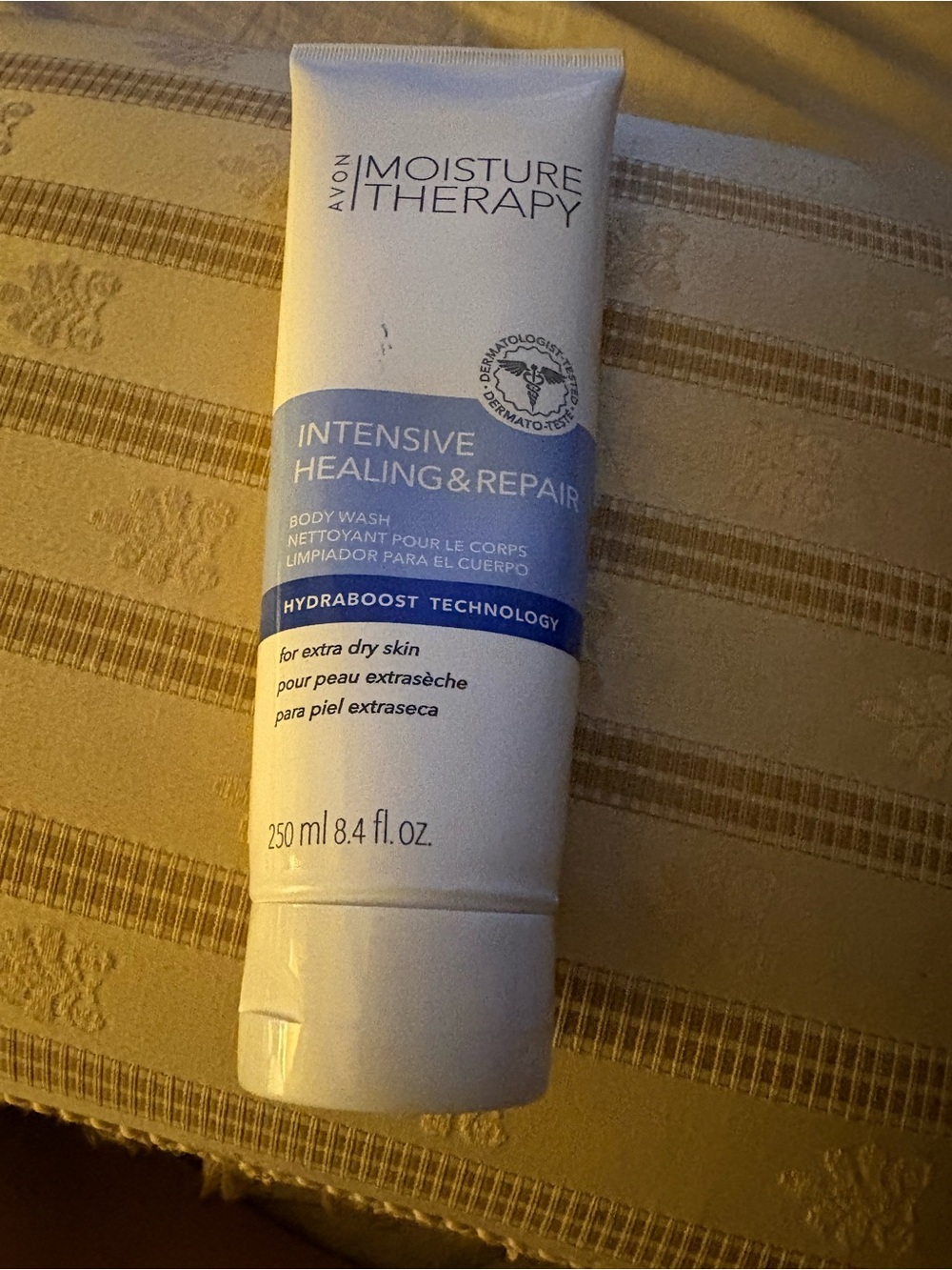 Avon Moisture Therapy Body Wash - White and Blue Tube